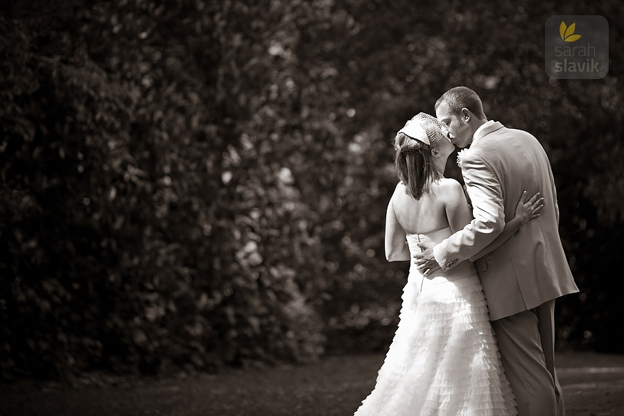 wedding couple kiss