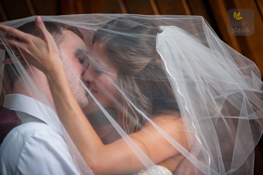 Kiss with veil